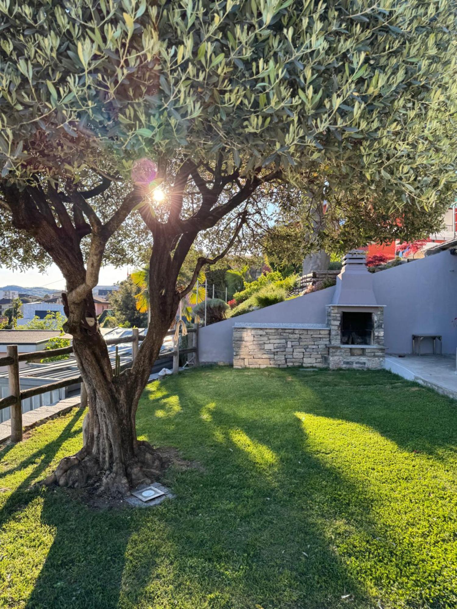 Veralto - Modern Suite With Como Lake View Vacallo Esterno foto